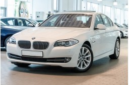 BMW 530d xDrive Limousine, Adaptivní řízení, Head-up